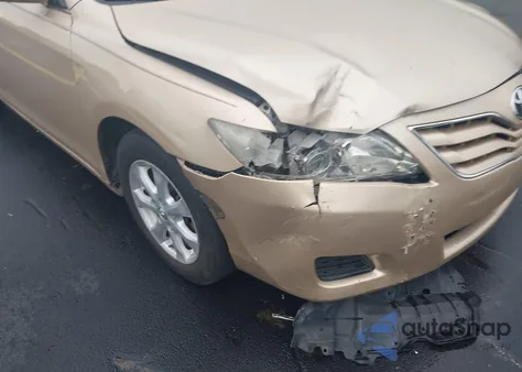 2011 Toyota Camry Le z USA, uszkodzony, nr VIN 4T1BF3EK9BU609159